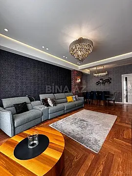 Satılır 3 otaqlı mənzil 133 m²