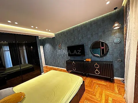 Satılır 3 otaqlı mənzil 133 m²