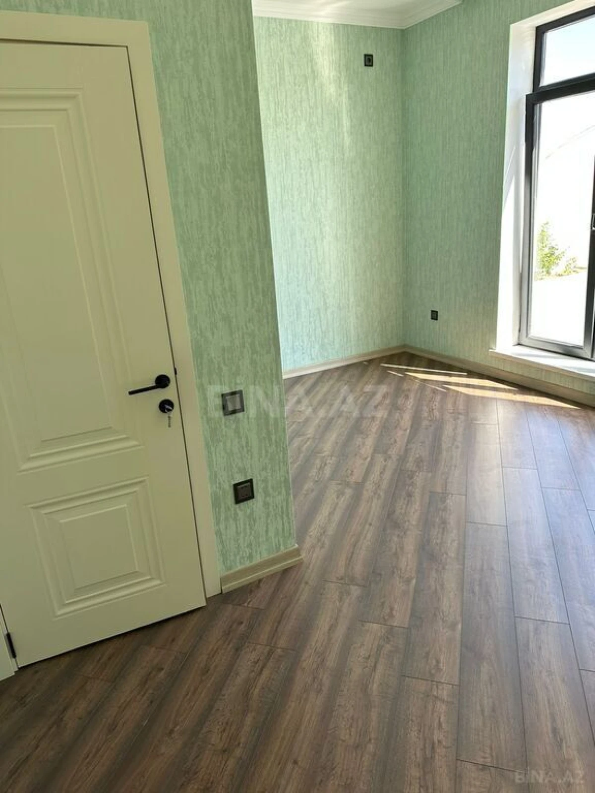 Satılır 4 otaqlı həyət evi 162 m²