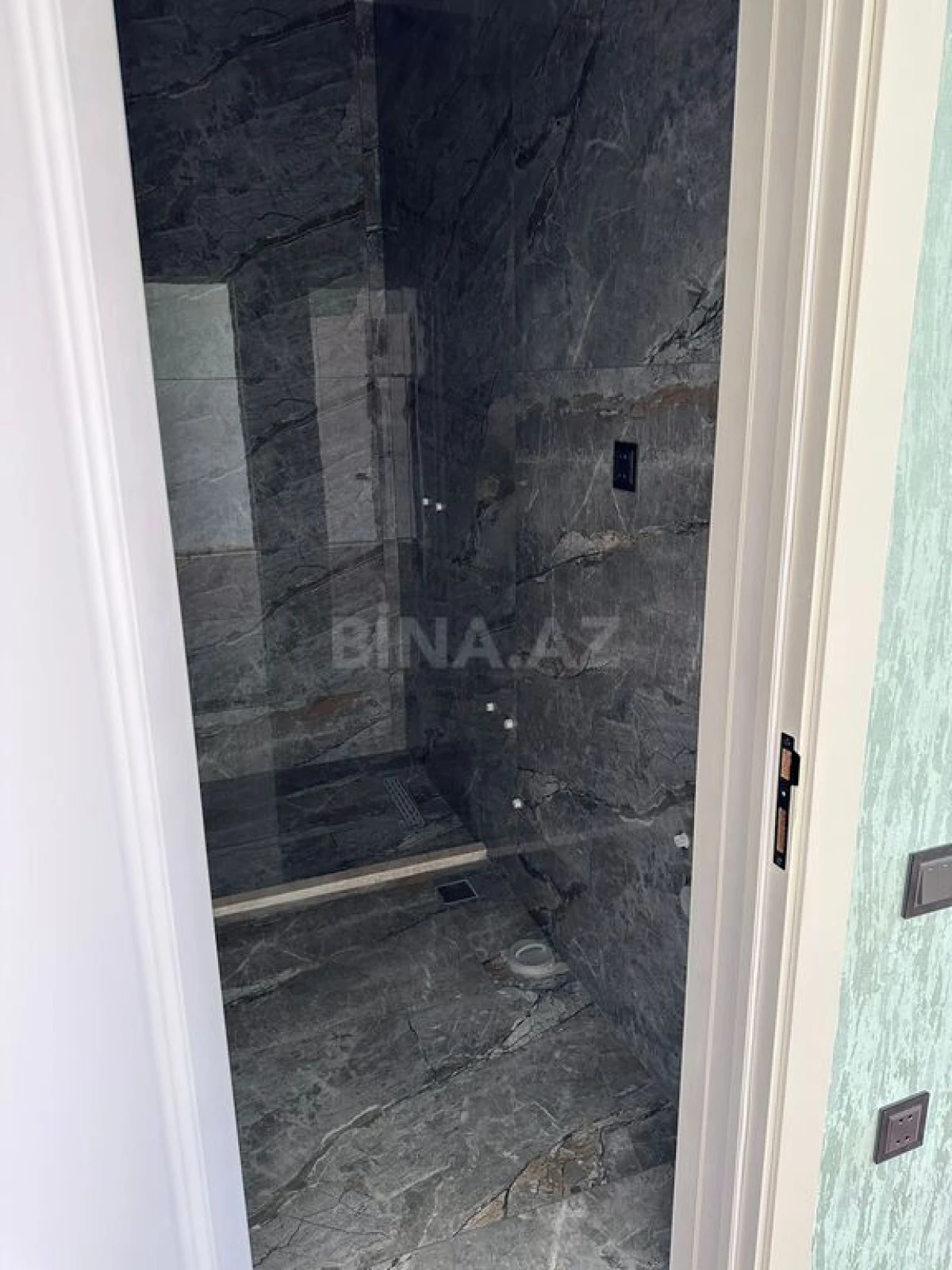 Satılır 4 otaqlı həyət evi 162 m²