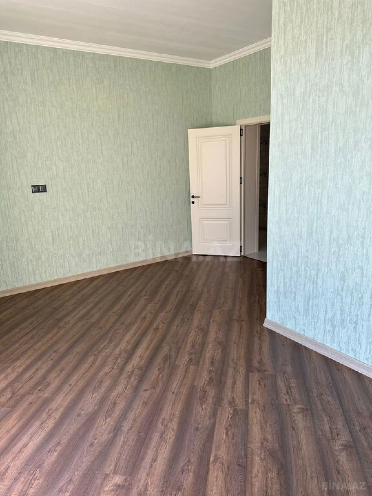 Satılır 4 otaqlı həyət evi 162 m²