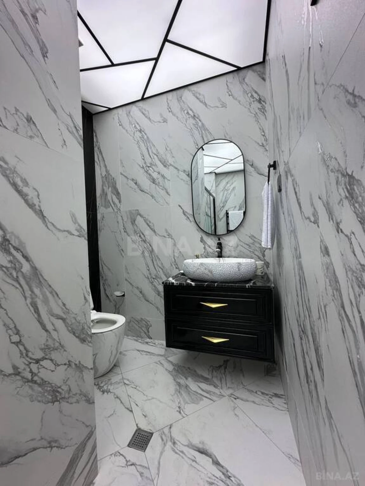 Satılır 2 otaqlı mənzil 65 m²