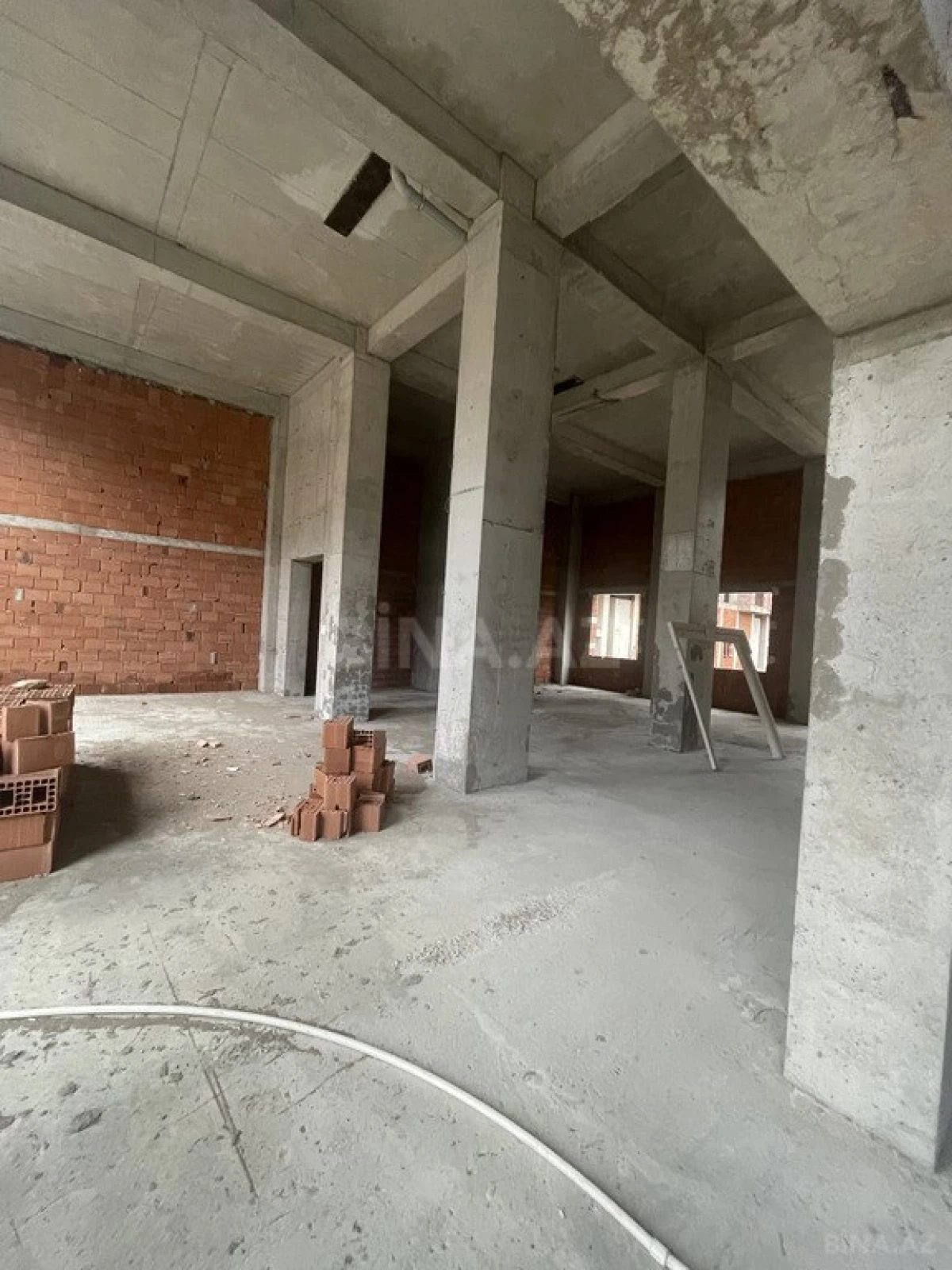 Satılır obyekt 84 m²