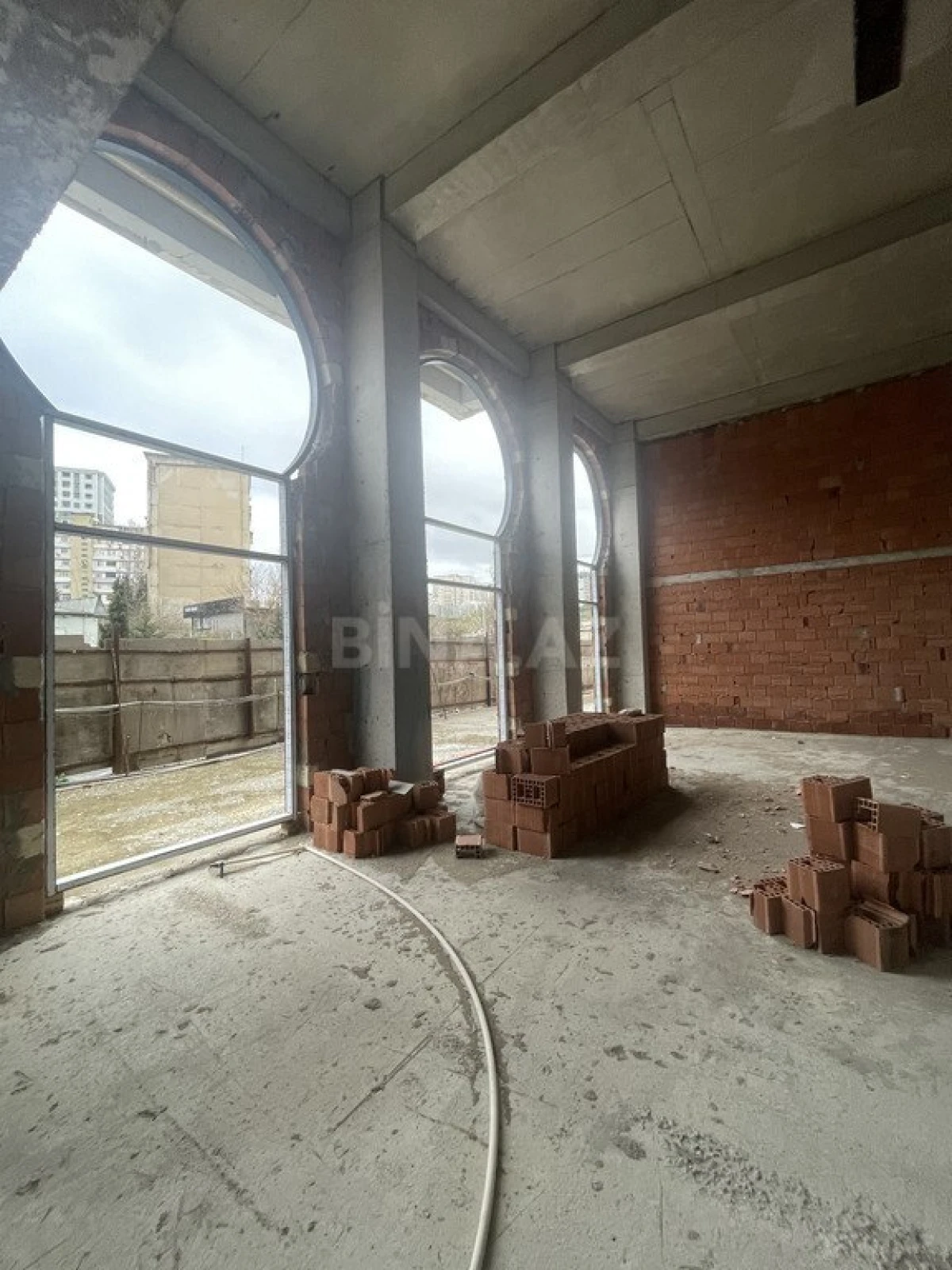 Satılır obyekt 84 m²