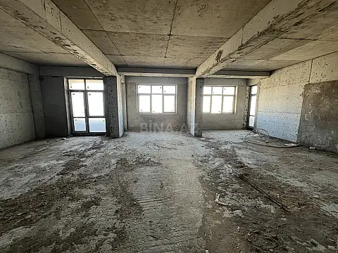 Satılır 4 otaqlı mənzil 186 m²