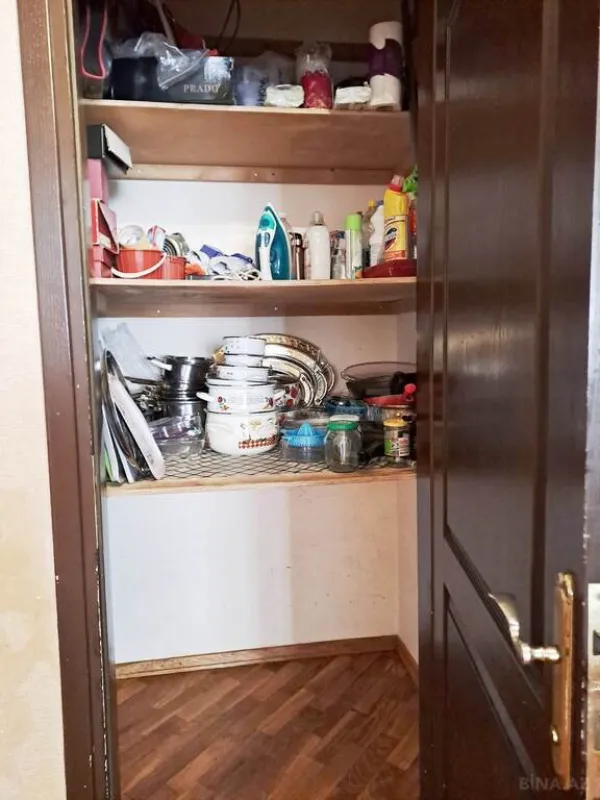 Satılır 3 otaqlı mənzil 132 m²