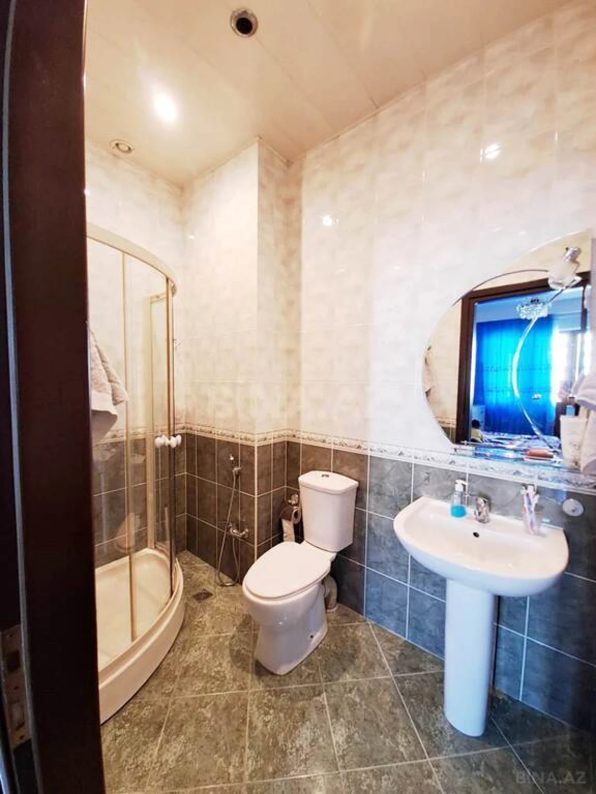 Satılır 3 otaqlı mənzil 132 m²