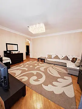 Satılır 3 otaqlı mənzil 132 m²