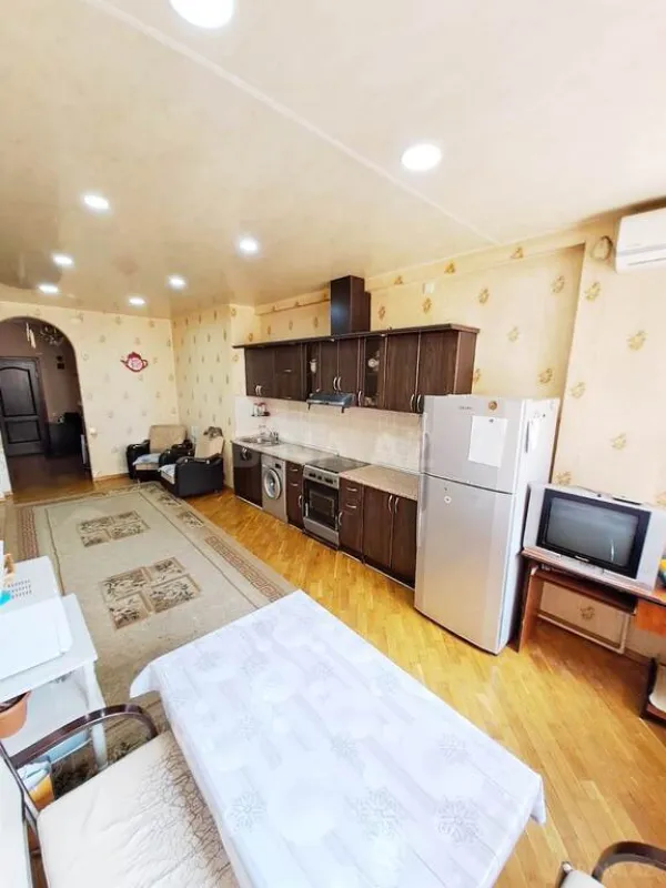 Satılır 3 otaqlı mənzil 132 m²