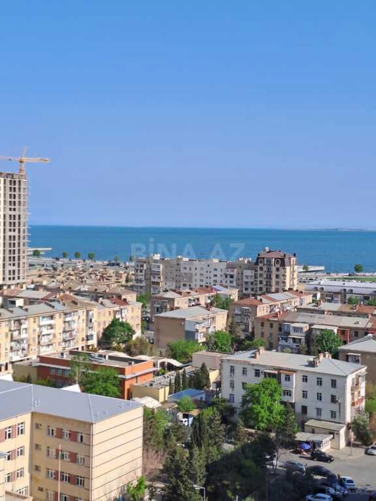 Satılır 3 otaqlı mənzil 132 m²