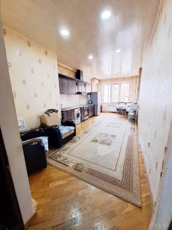 Satılır 3 otaqlı mənzil 132 m²