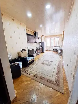 Satılır 3 otaqlı mənzil 132 m²