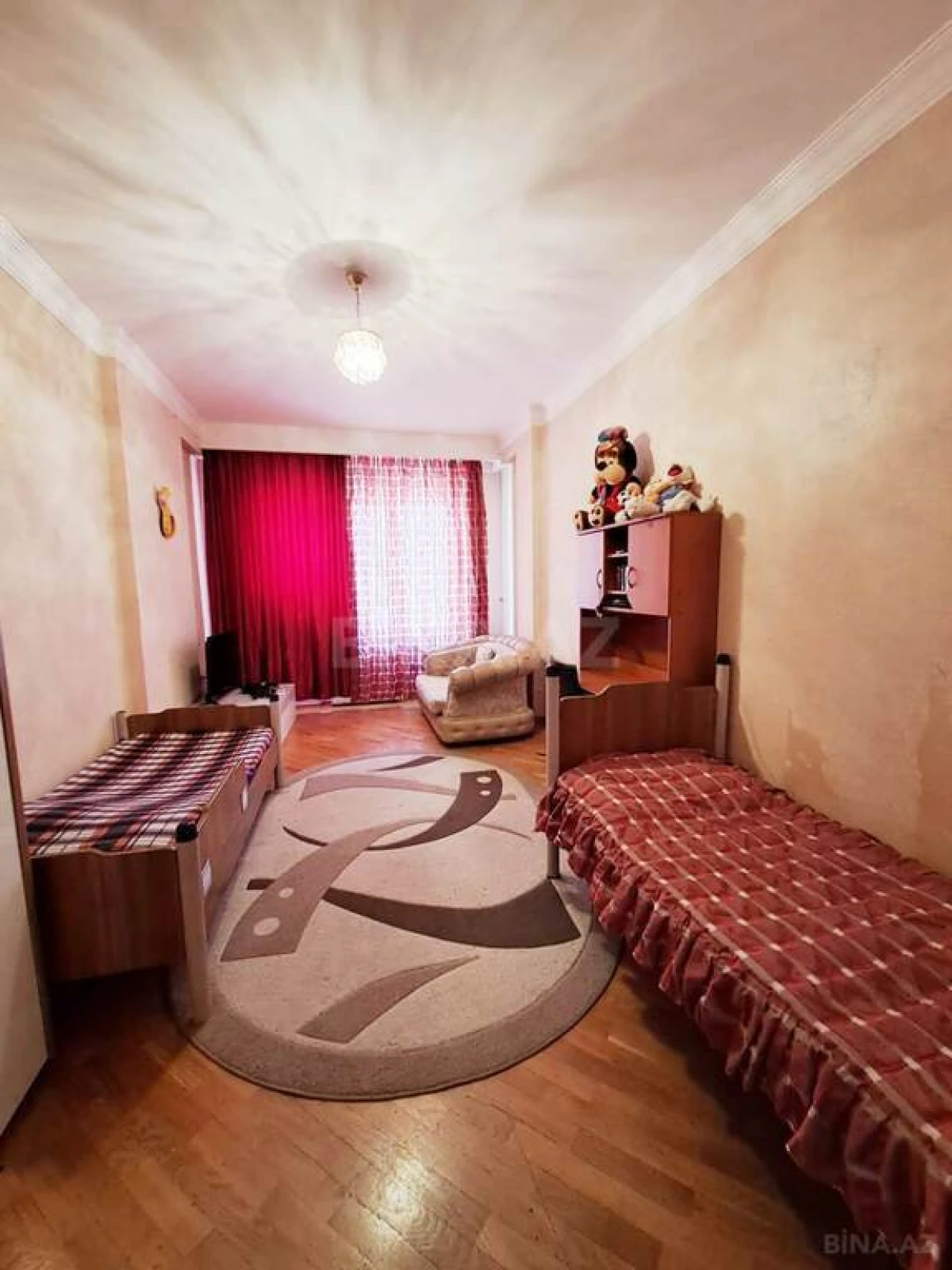 Satılır 3 otaqlı mənzil 132 m²