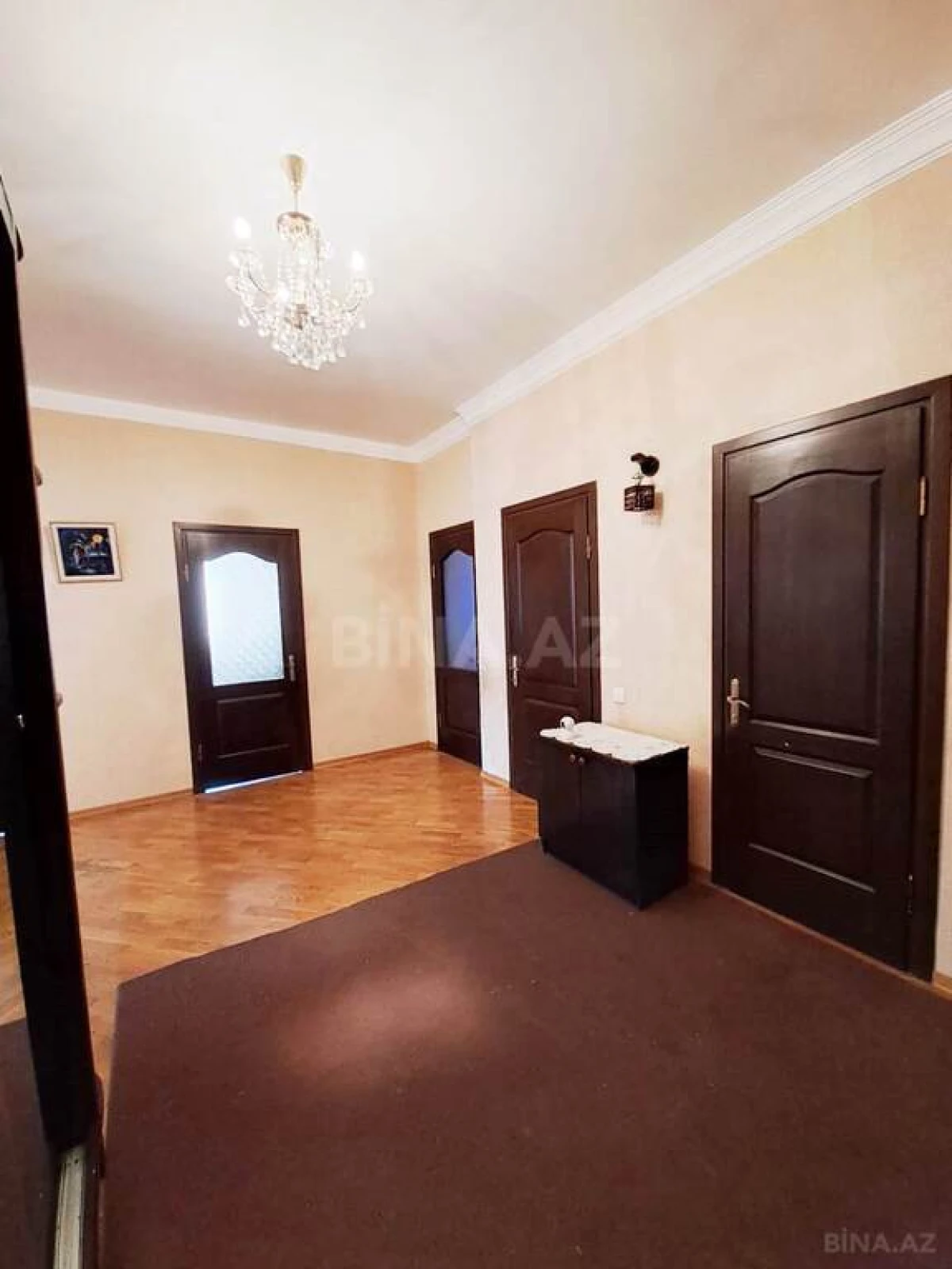 Satılır 3 otaqlı mənzil 132 m²
