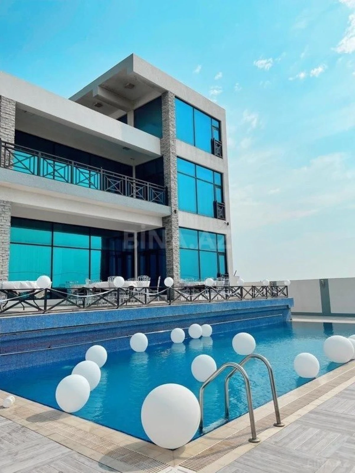 Kirayə verilir 6 otaqlı həyət evi 550 m²