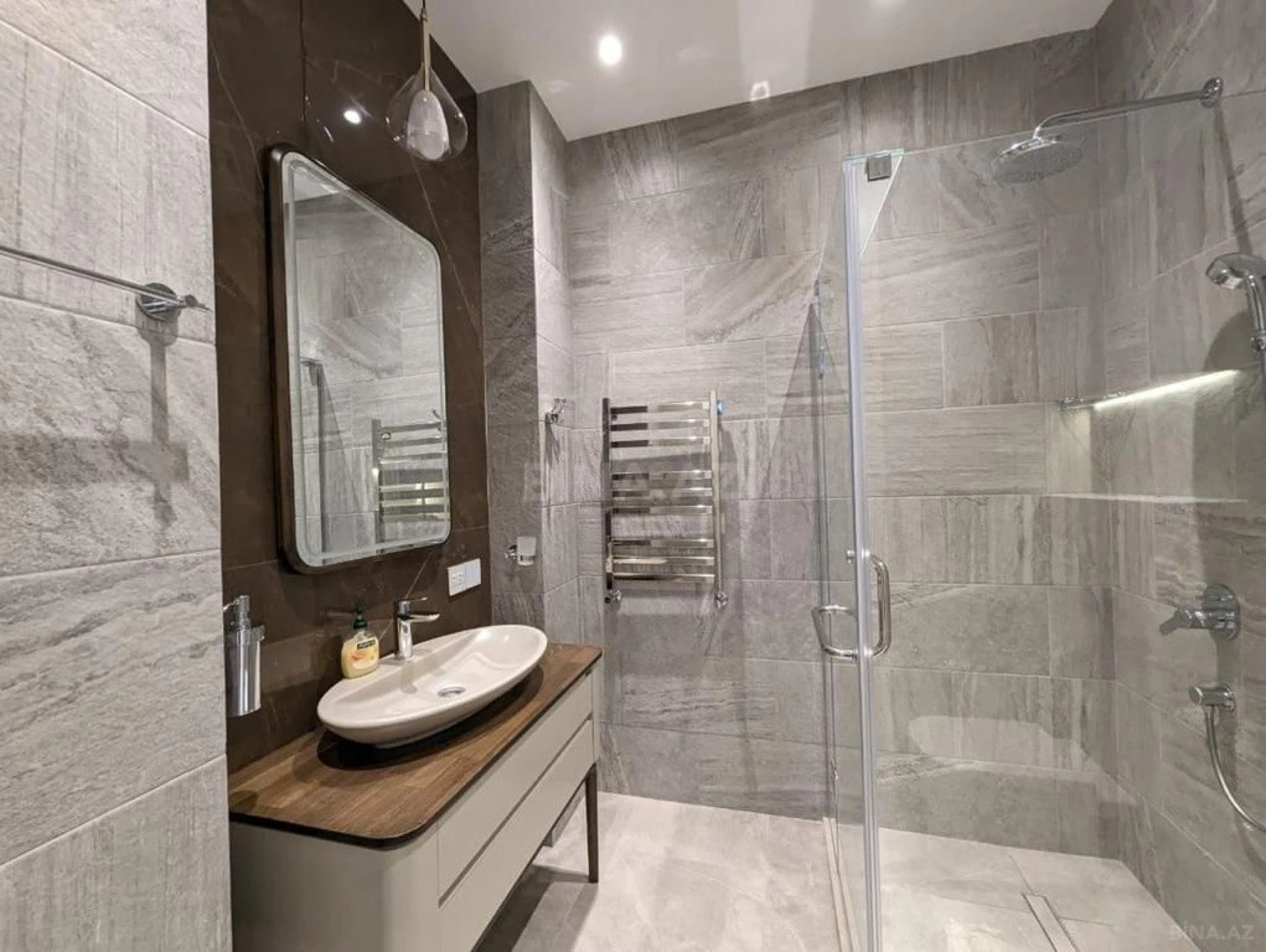 Kirayə verilir 5 otaqlı həyət evi 450 m²