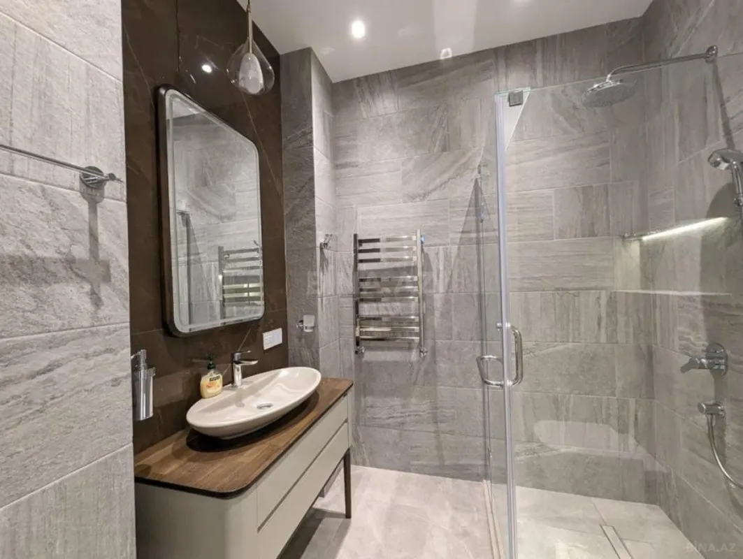 Kirayə verilir 5 otaqlı həyət evi 450 m²