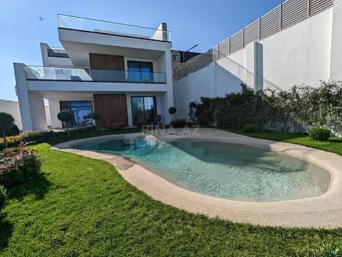 Kirayə verilir 5 otaqlı həyət evi 450 m²