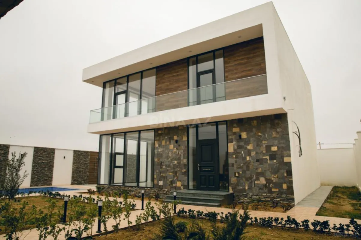 Satılır həyət evi 300 m²