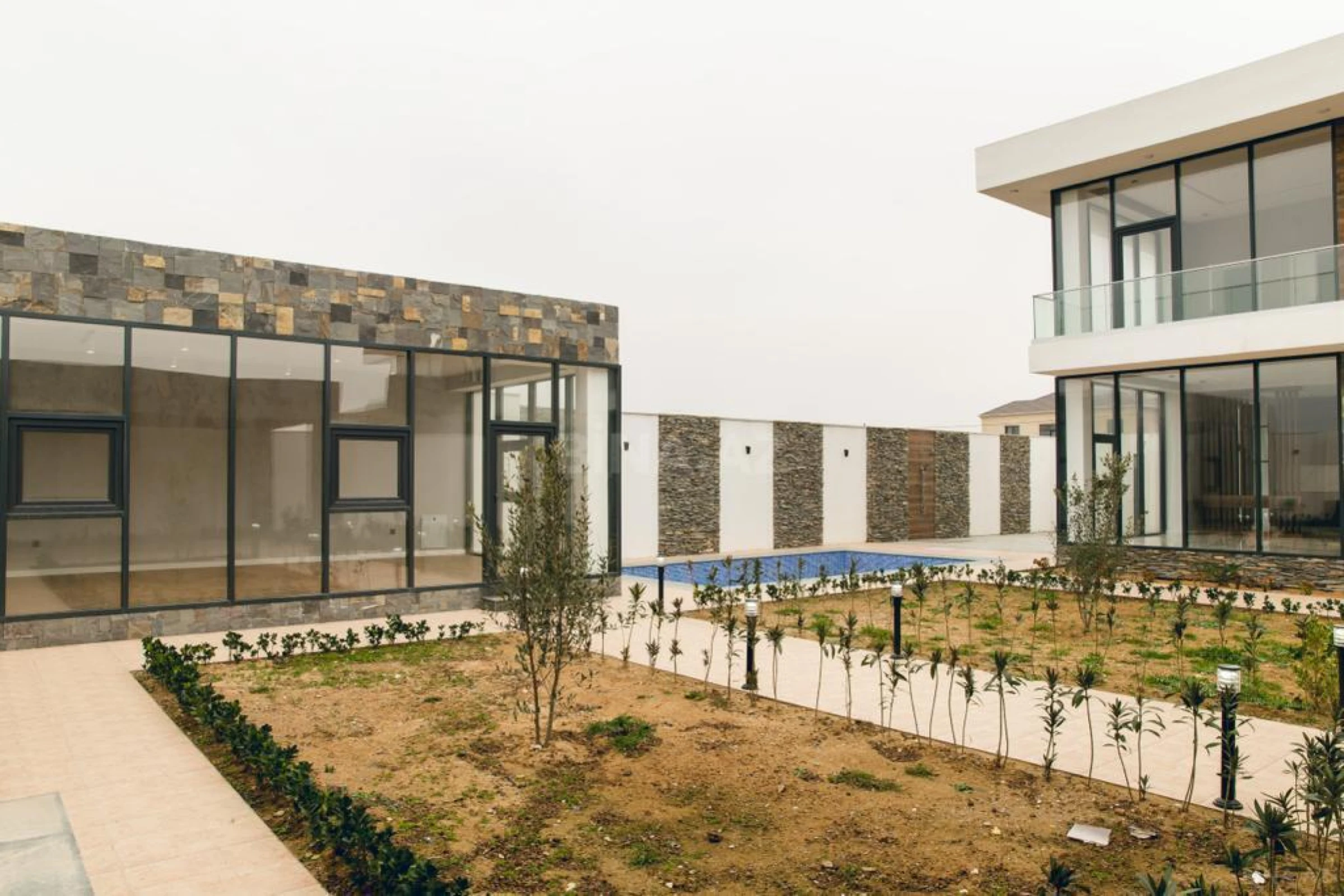 Satılır həyət evi 300 m²