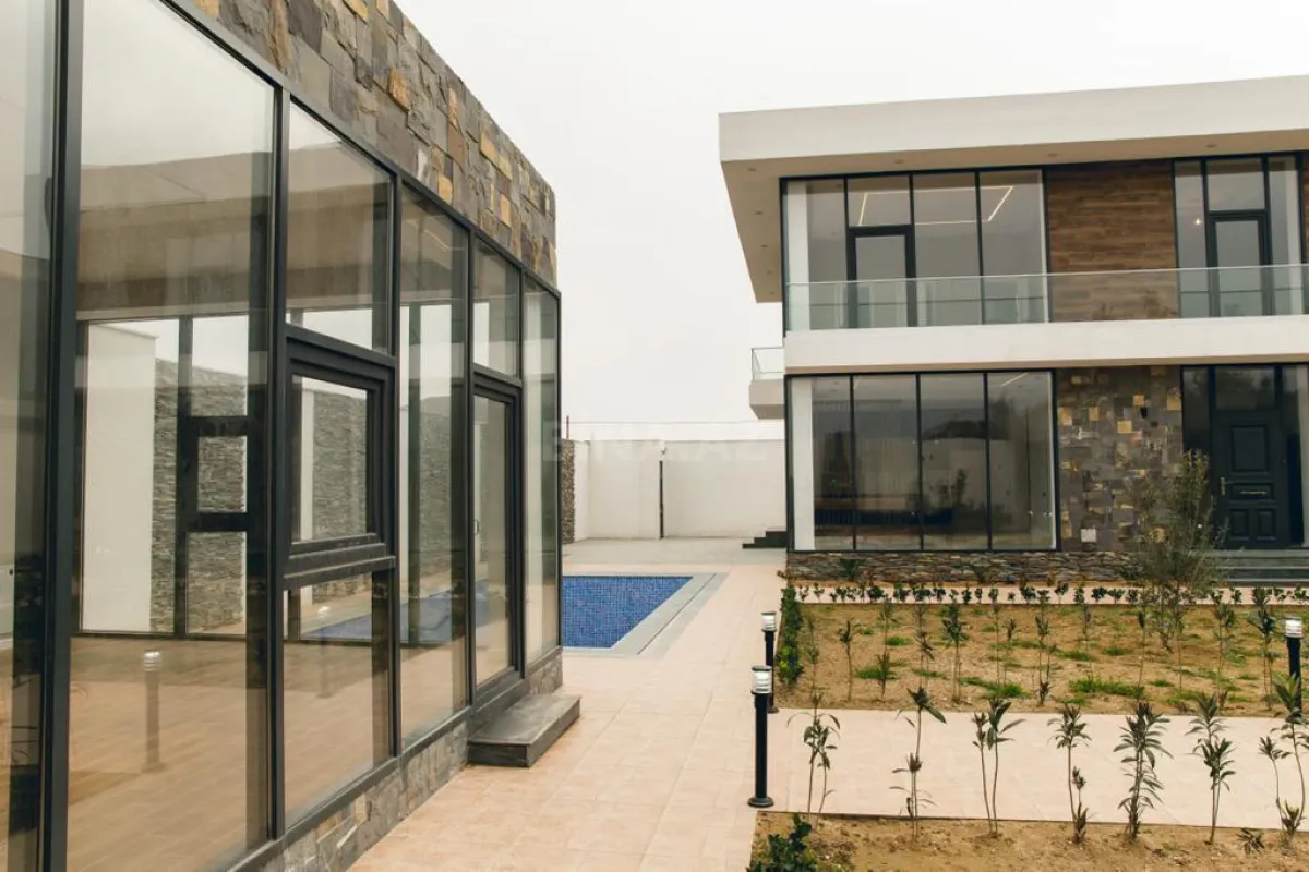 Satılır həyət evi 300 m²