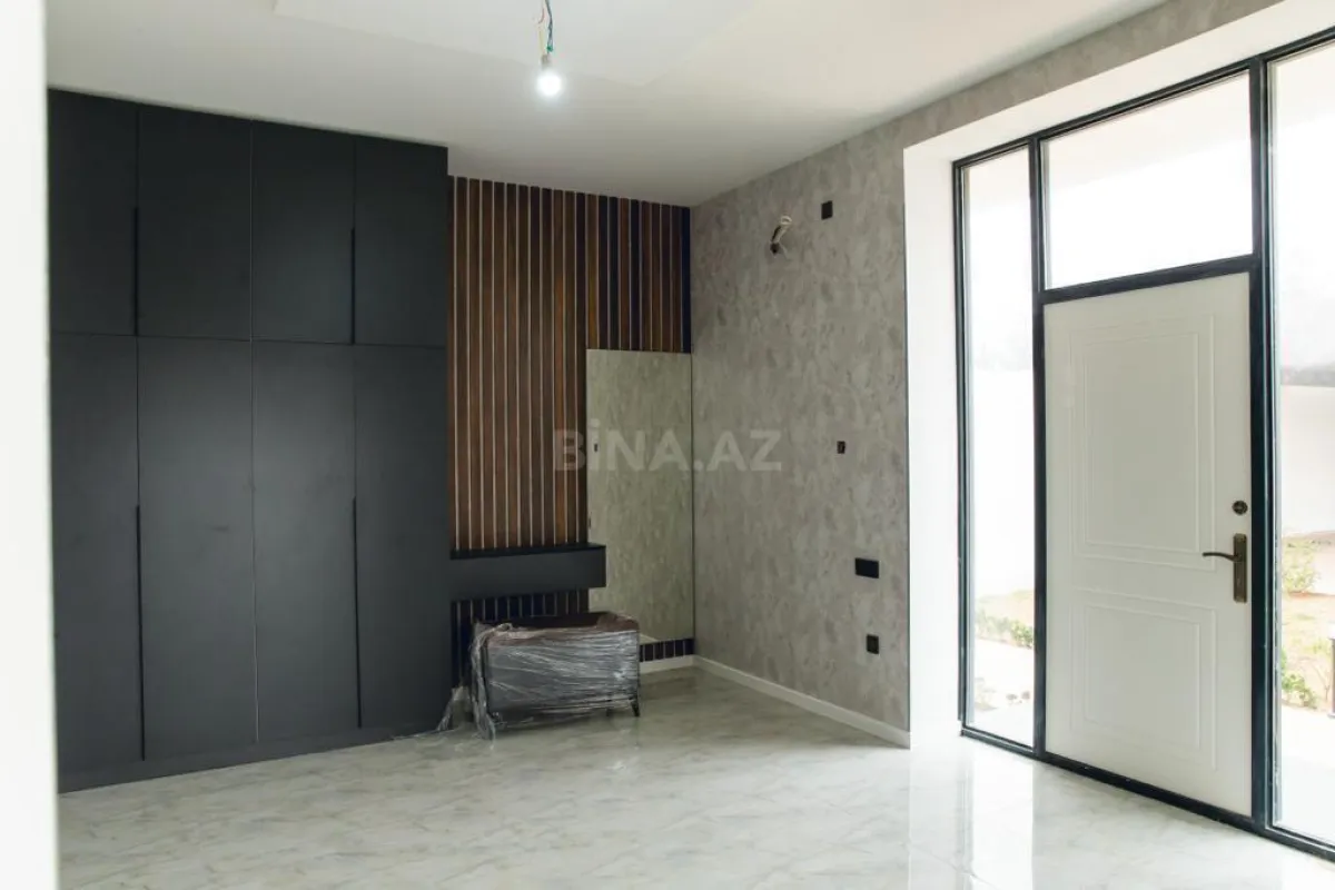 Satılır həyət evi 300 m²