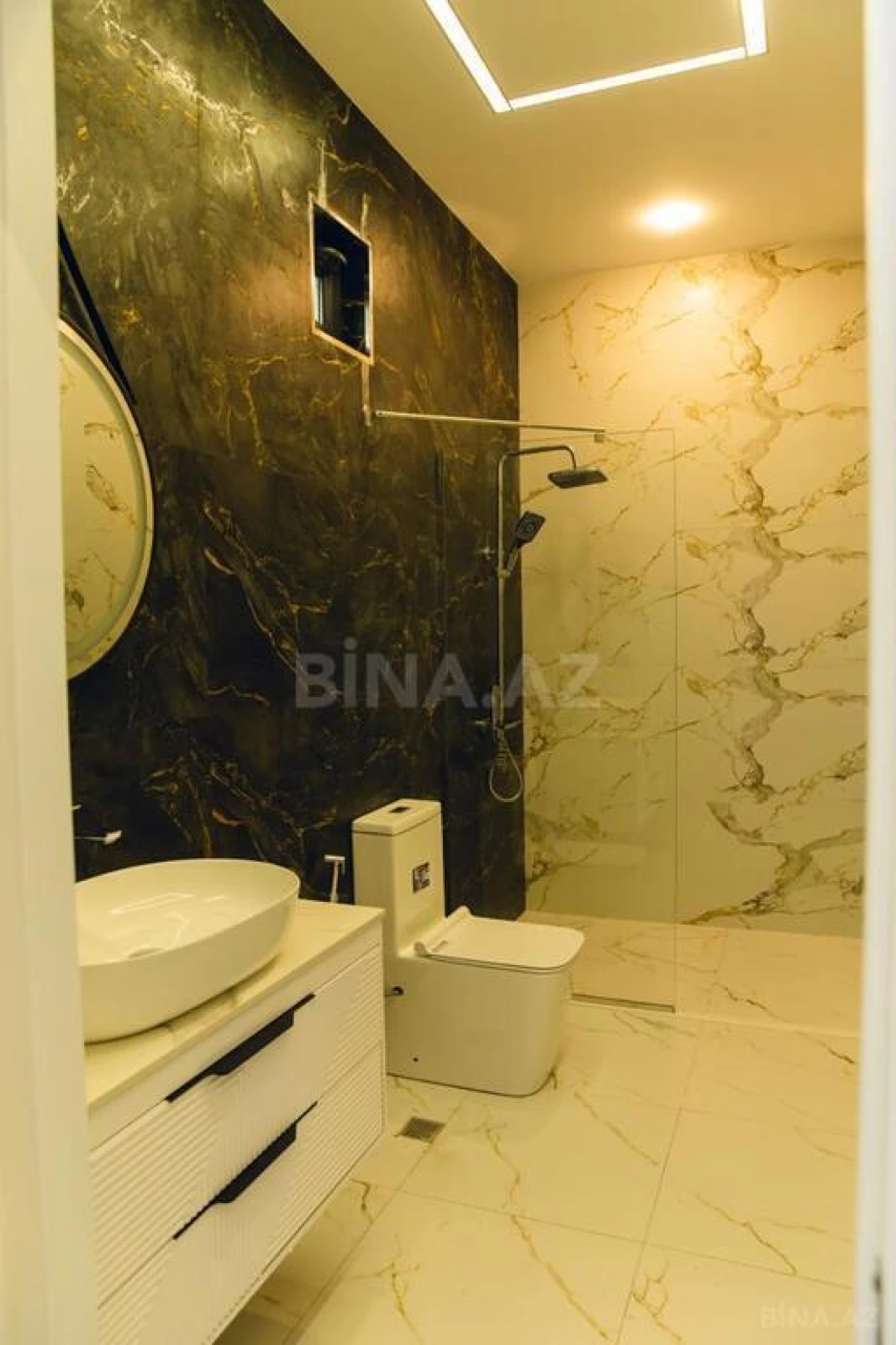 Satılır həyət evi 300 m²