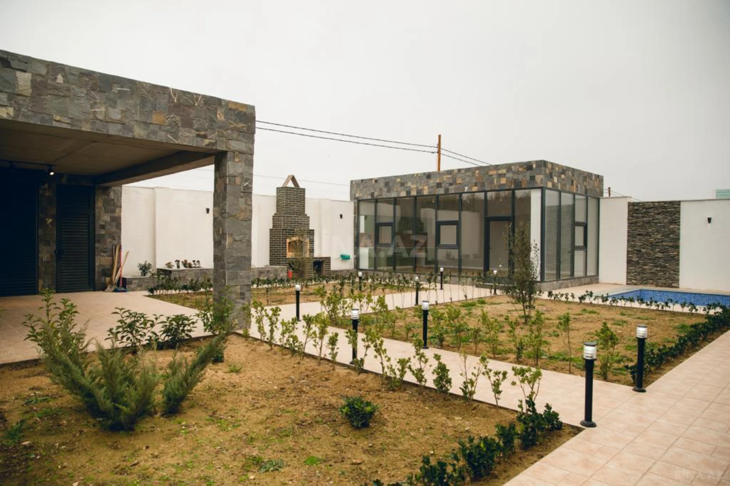 Satılır həyət evi 300 m²