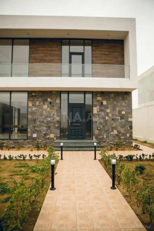 Satılır həyət evi 300 m²