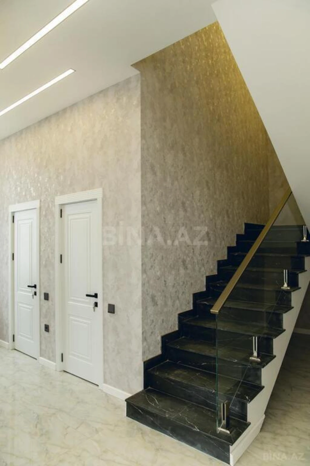 Satılır həyət evi 300 m²