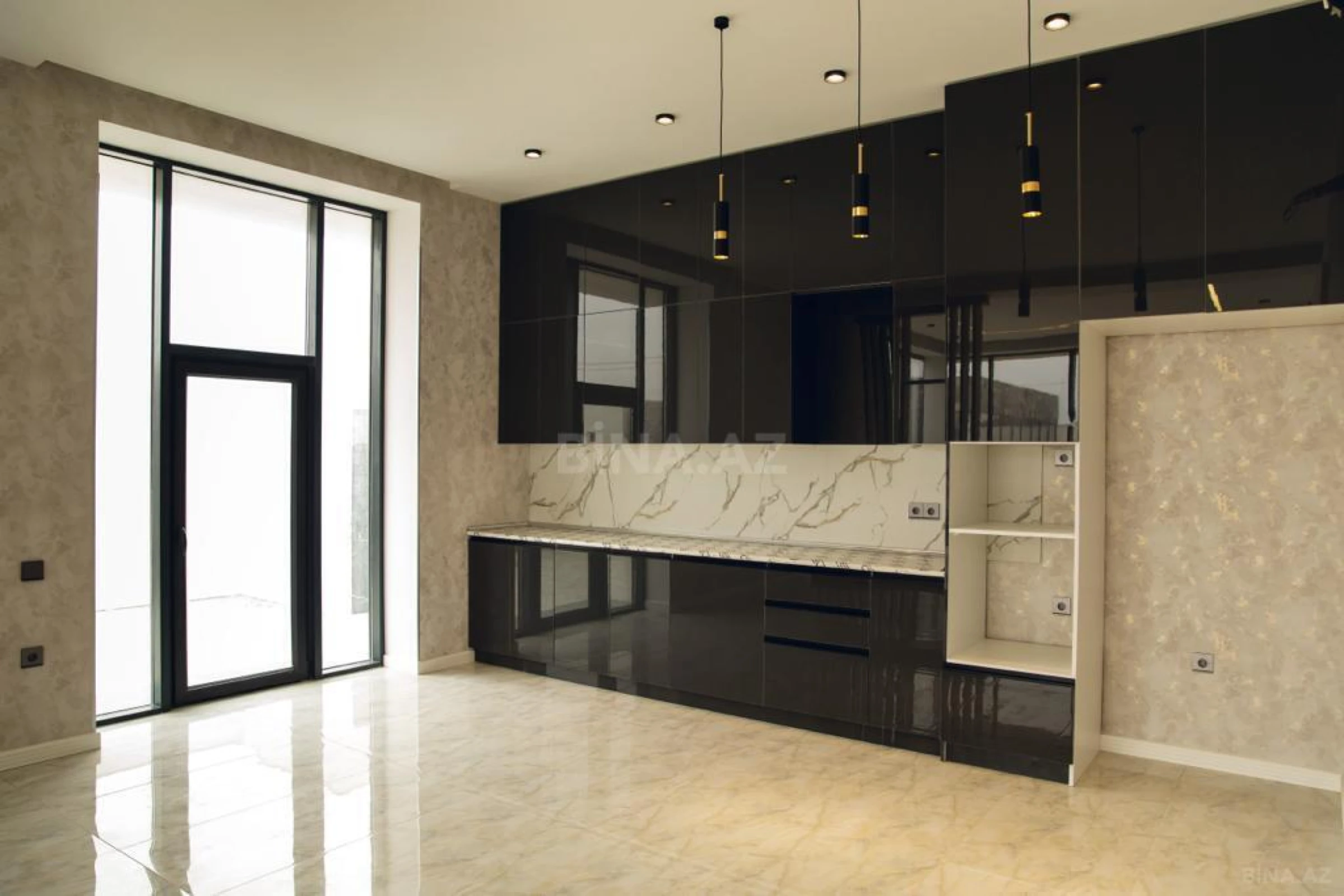 Satılır həyət evi 300 m²