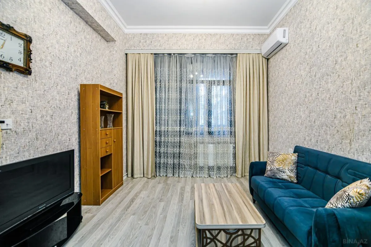 Kirayə verilir 2 otaqlı mənzil 80 m²