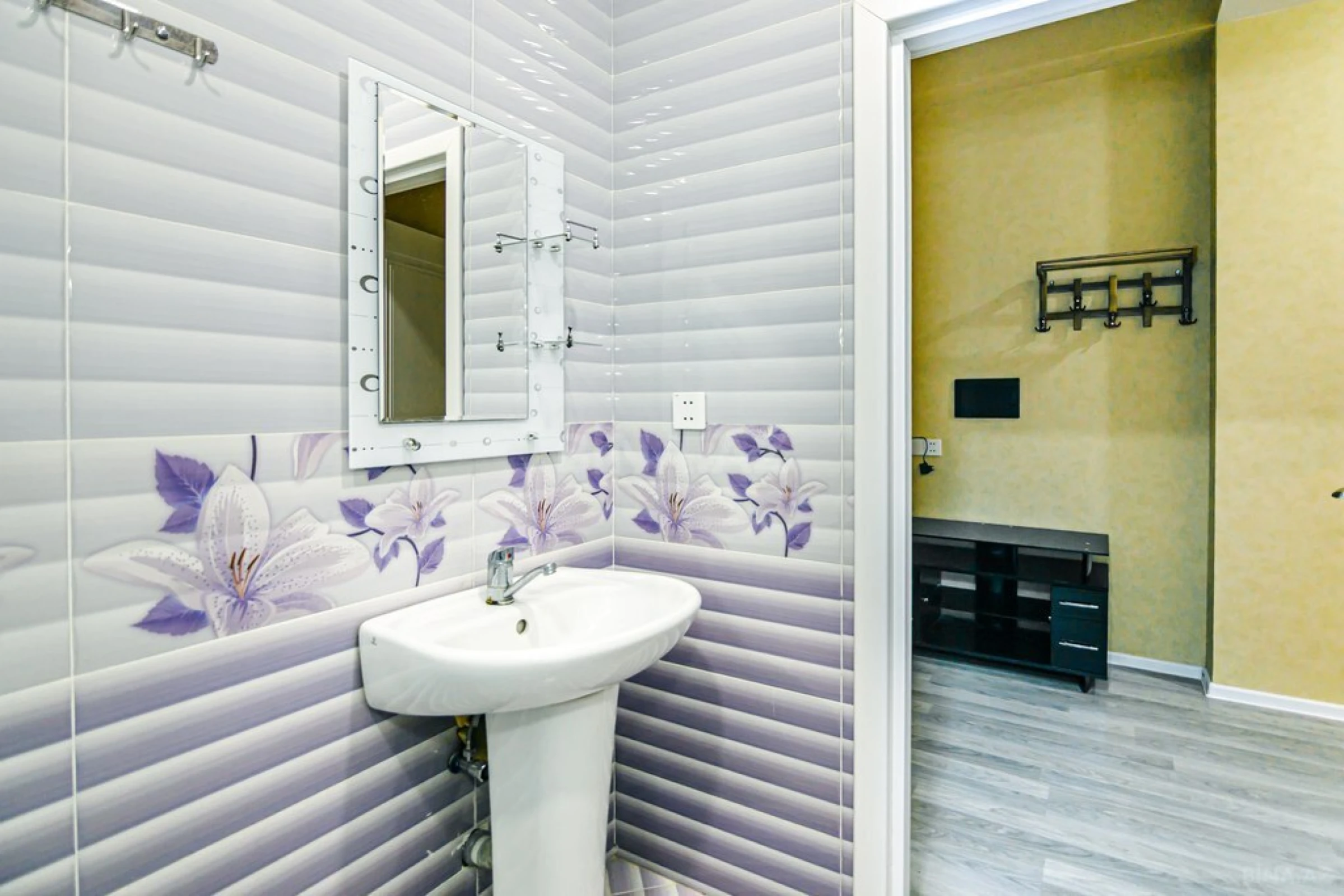 Kirayə verilir 2 otaqlı mənzil 80 m²