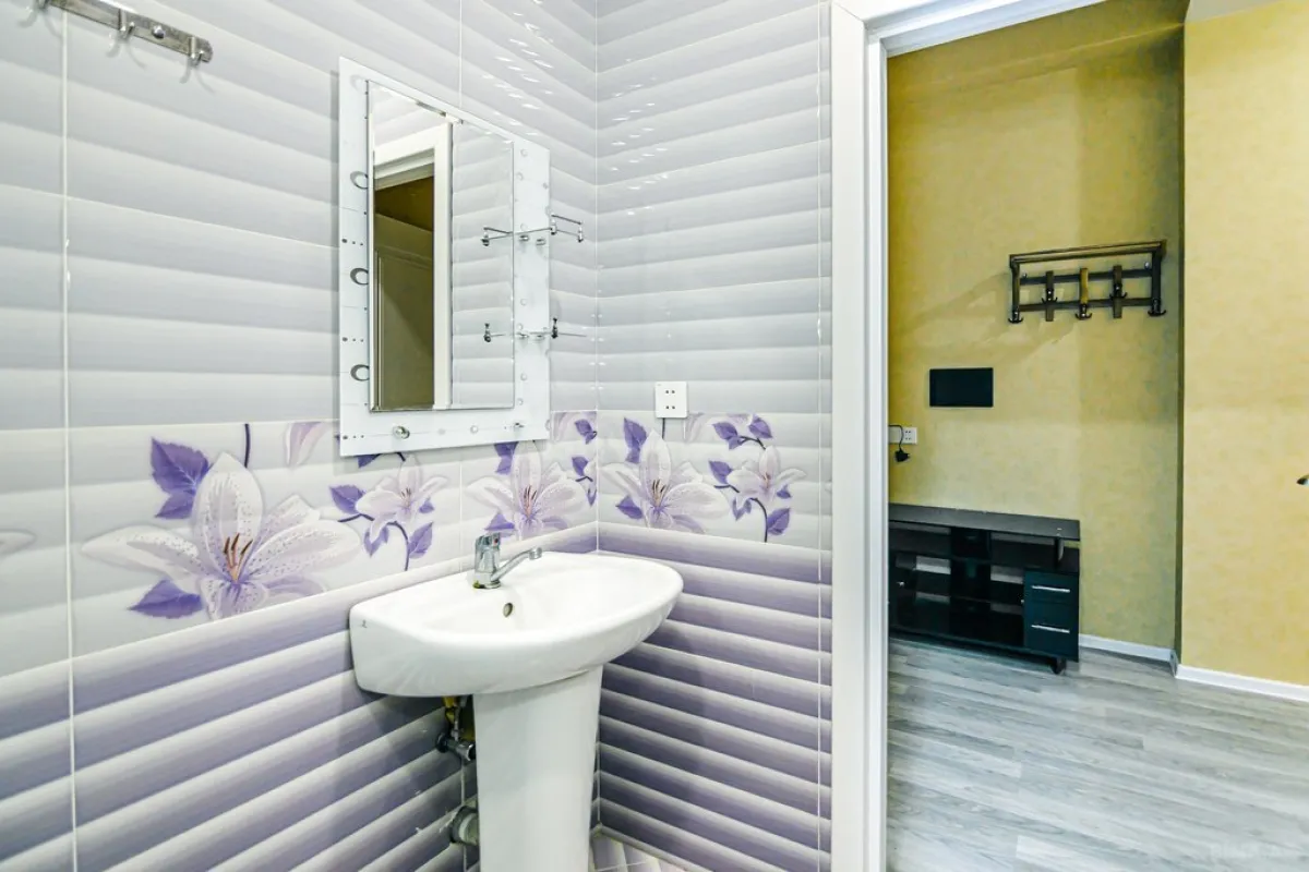 Kirayə verilir 2 otaqlı mənzil 80 m²