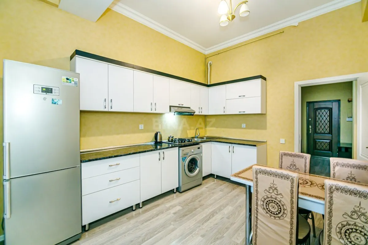 Kirayə verilir 2 otaqlı mənzil 80 m²