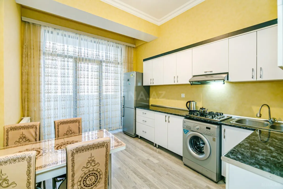 Kirayə verilir 2 otaqlı mənzil 80 m²