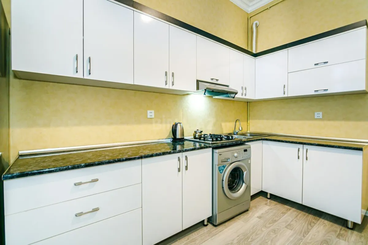 Kirayə verilir 2 otaqlı mənzil 80 m²