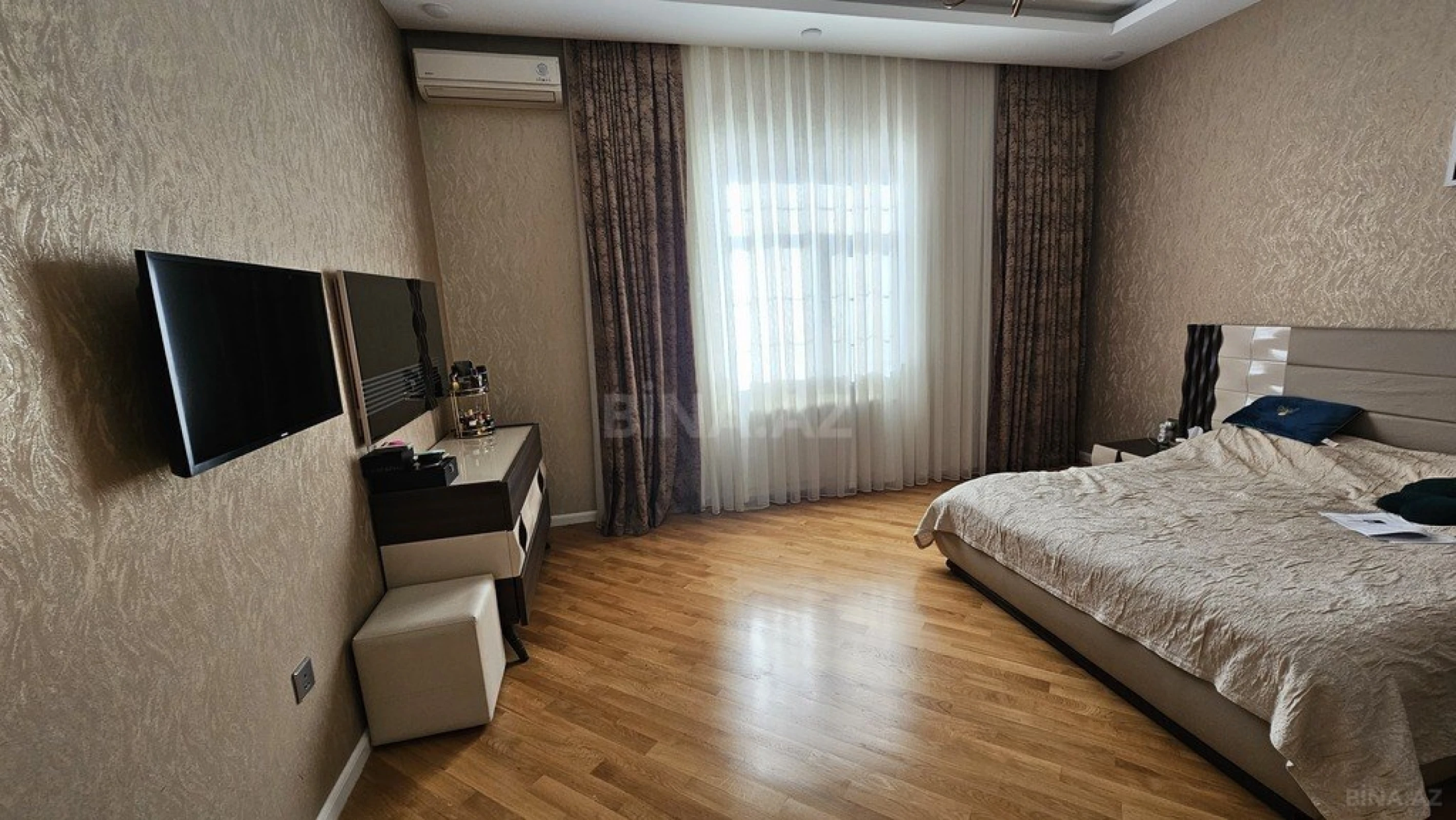 Satılır 7 otaqlı həyət evi 500 m²