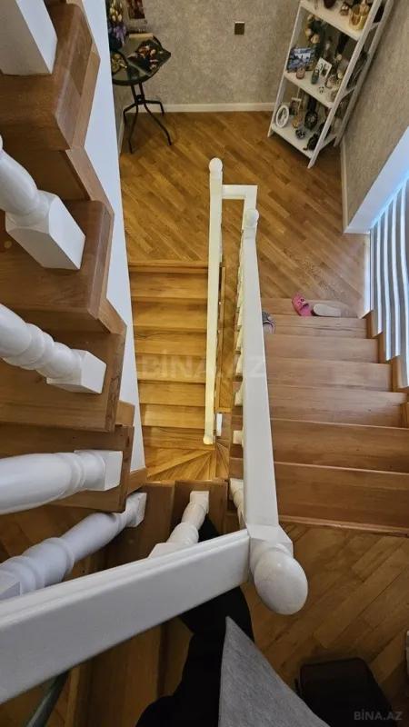 Satılır 7 otaqlı həyət evi 500 m²