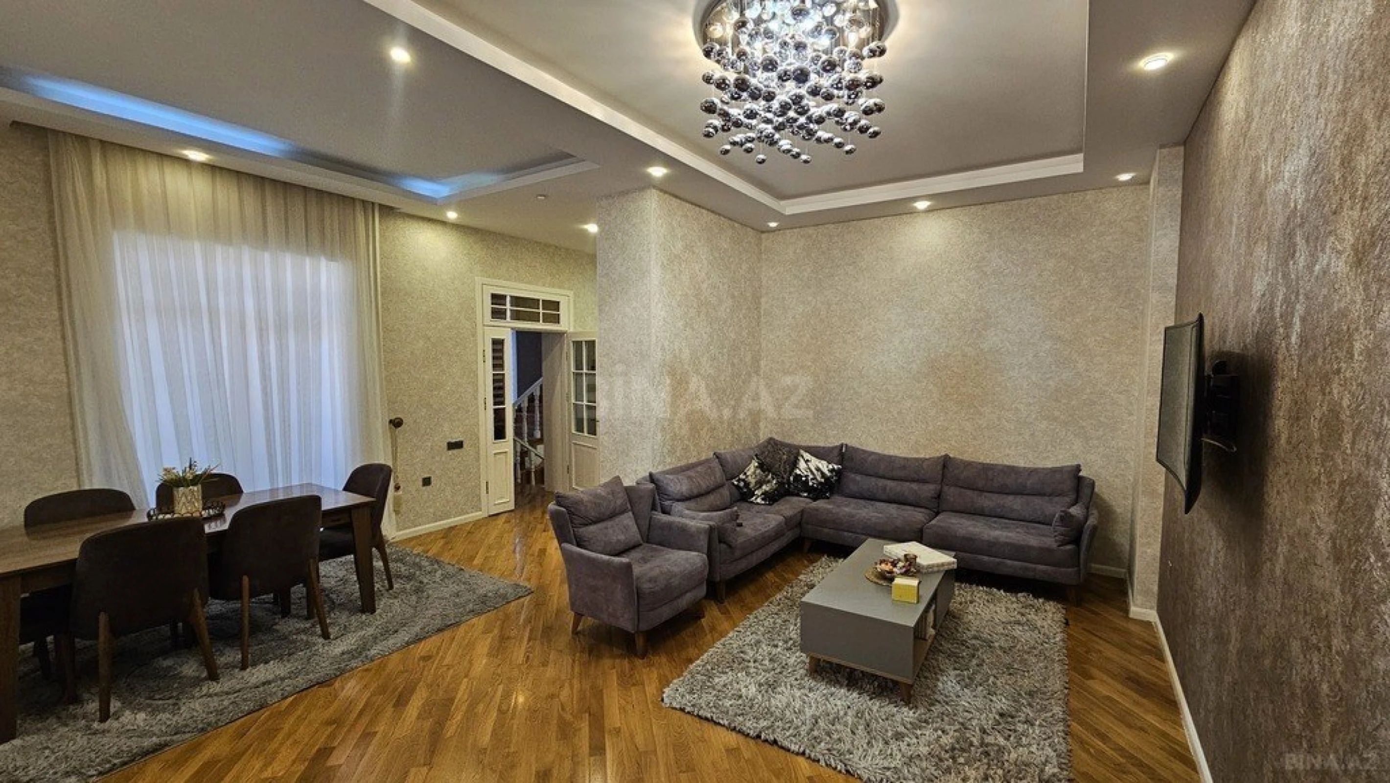 Satılır 7 otaqlı həyət evi 500 m²