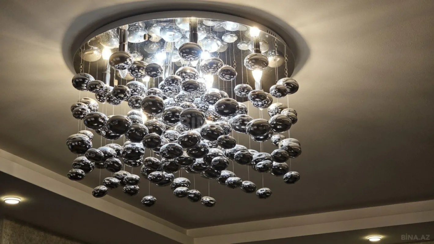 Satılır 7 otaqlı həyət evi 500 m²