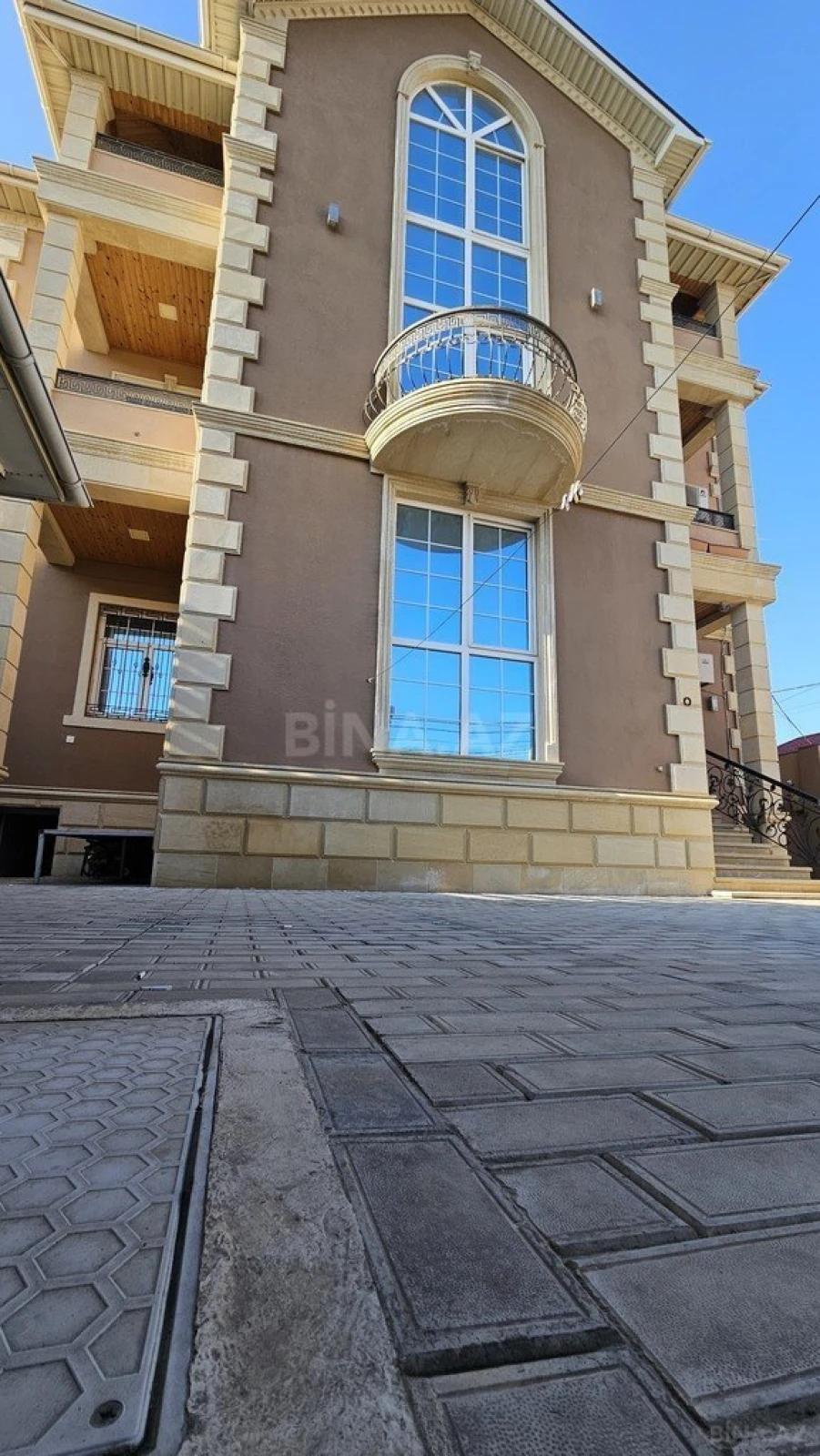 Satılır 7 otaqlı həyət evi 500 m²