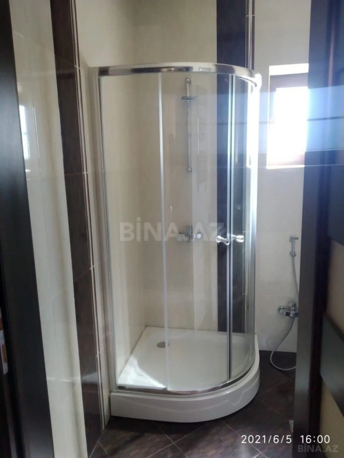 Kirayə verilir 5 otaqlı həyət evi 300 m²