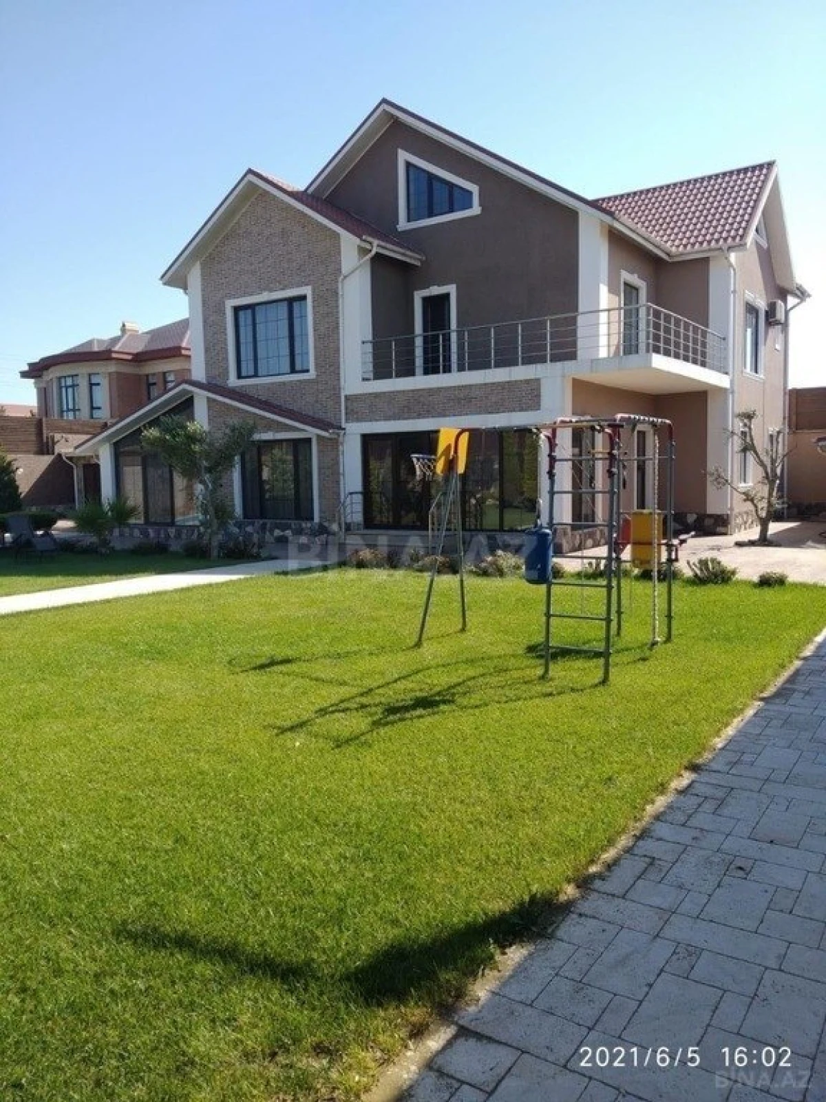 Kirayə verilir 5 otaqlı həyət evi 300 m²