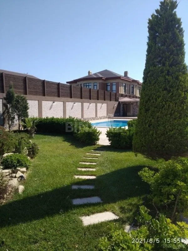 Kirayə verilir 5 otaqlı həyət evi 300 m²