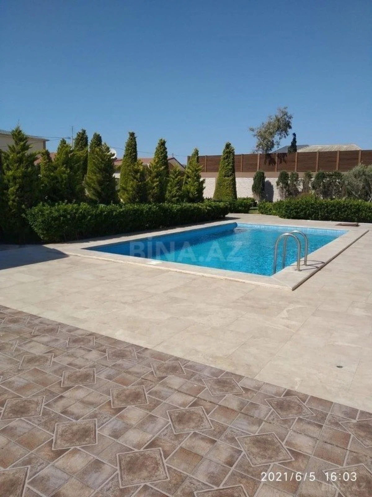 Kirayə verilir 5 otaqlı həyət evi 300 m²