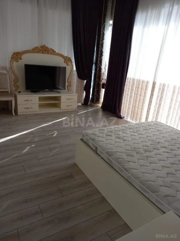 Kirayə verilir 5 otaqlı həyət evi 320 m²