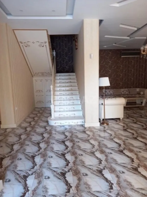 Kirayə verilir 5 otaqlı həyət evi 320 m²