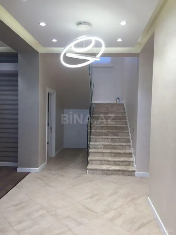Kirayə verilir 6 otaqlı həyət evi 360 m²