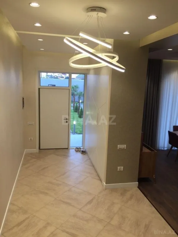 Kirayə verilir 6 otaqlı həyət evi 360 m²